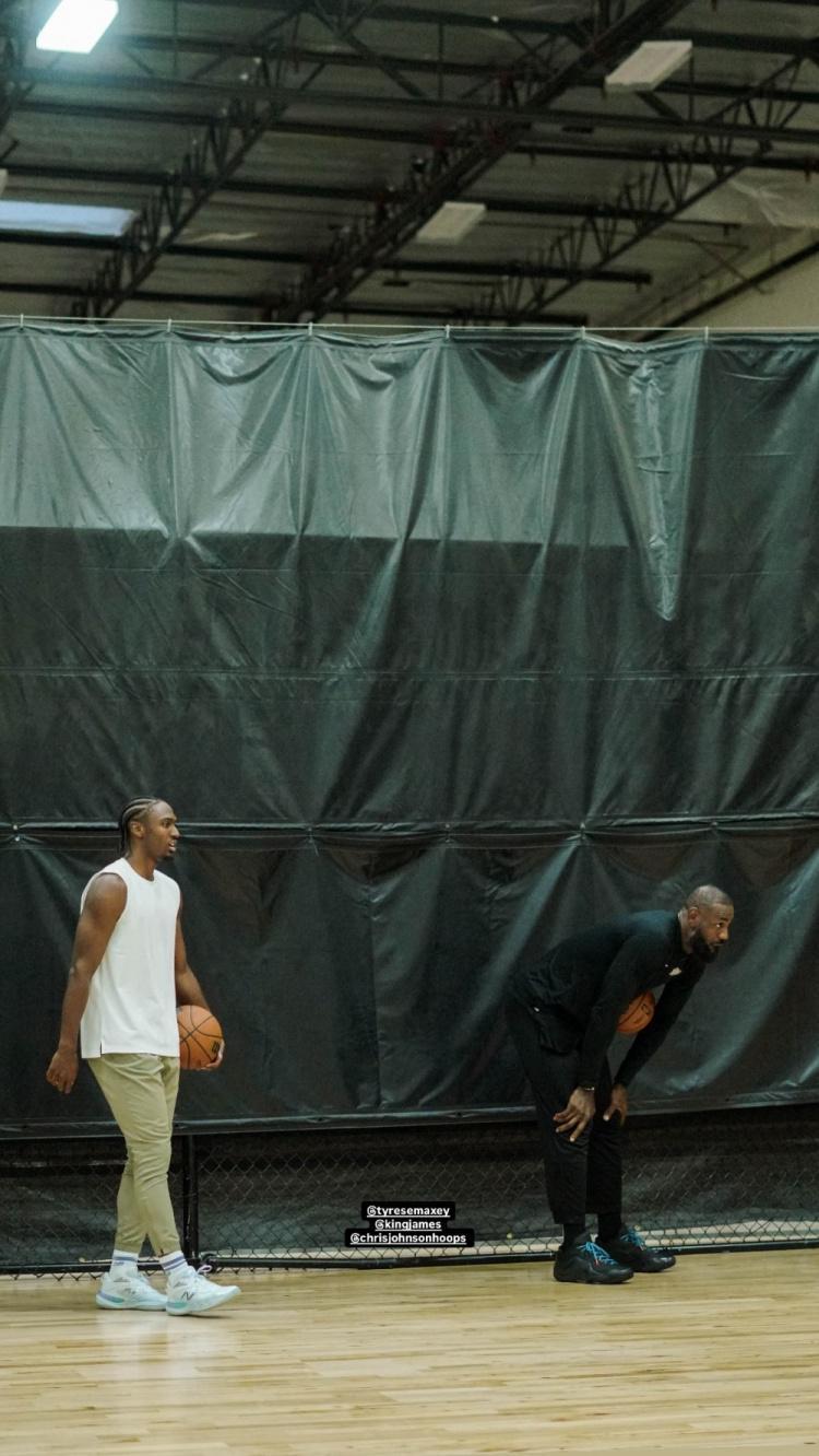 马克西谈和詹姆斯训练：他在第23个赛季仍然全情投入 这令人惊叹