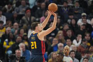 稳定火力点！波斯特半场三分7中3贡献9分 正负值+4